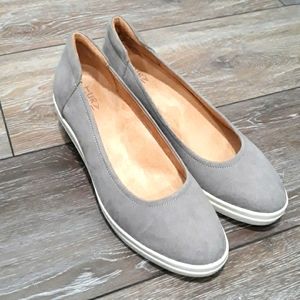 Naturalizer grey wedge loafer. Size 9